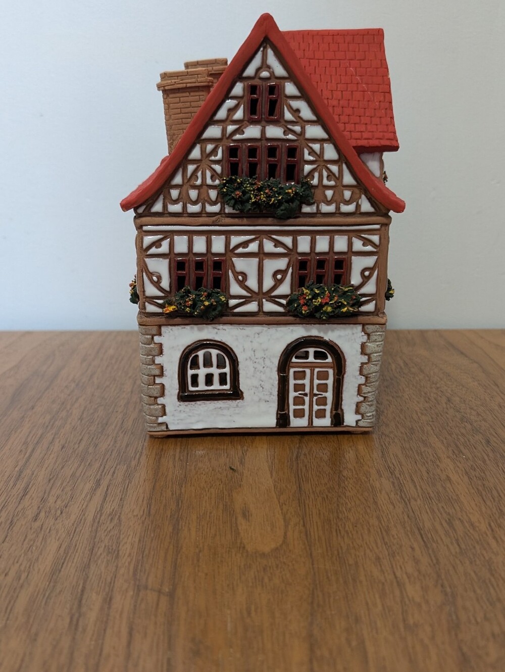 Suvena 096 Lithuania Handmade Ceramic House Tealight Candle Holder Village House